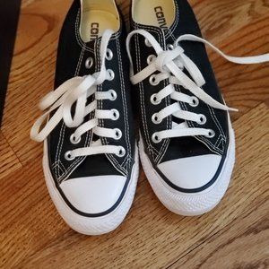 Women's Size 6 1/2 Chuck Taylor All Stars (Like New)
